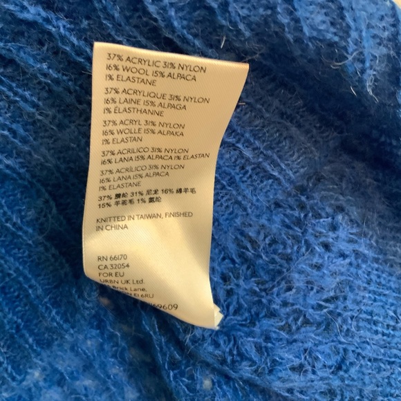 NWT Free People Lulu Blue Parrot V-neck Sweater size XS - Picture 8 of 9